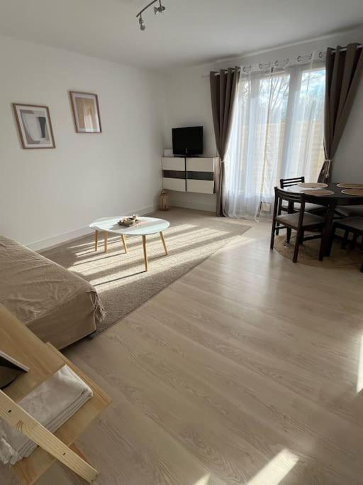 Petite Maison Cosy En Campagne Neuilly  Exterior foto